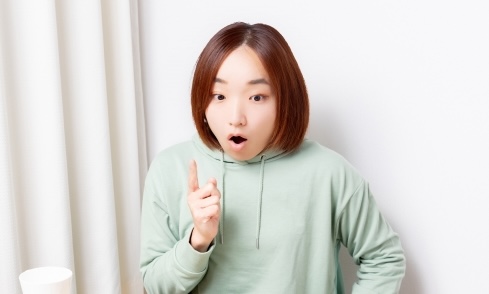 結婚に親が反対し続ける5つの心理パターンを示す図解